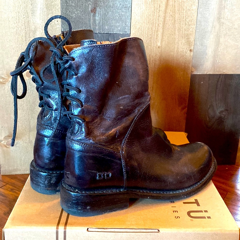 BED Stu Cobbler Series Perfect Black mid height boot! Round toe, low heel!